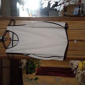 Sleeves blouse white with black outline